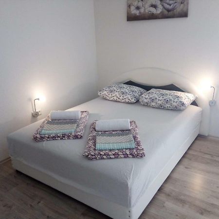 Helly'S Apartman - Self Check-In - Jajce Exterior photo