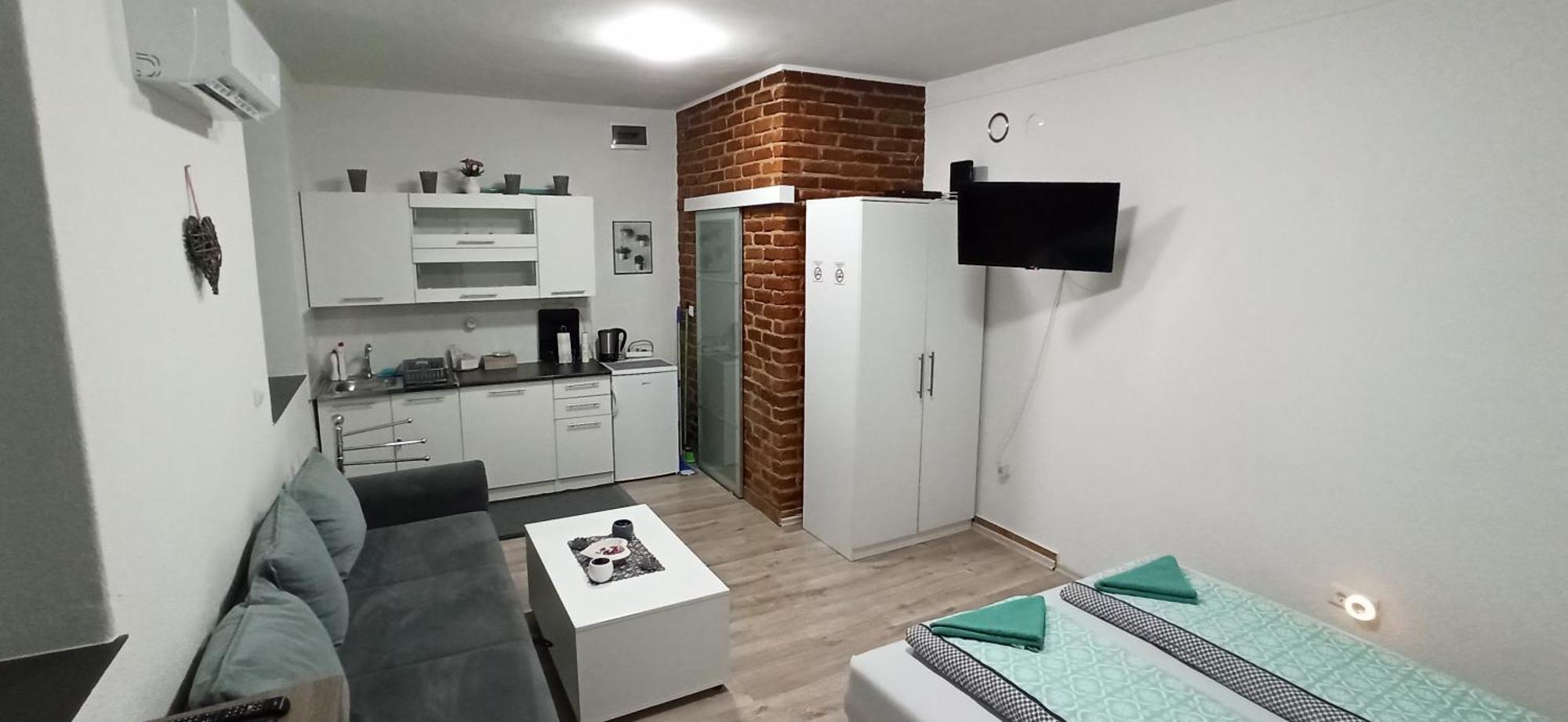 Helly'S Apartman - Self Check-In - Jajce Room photo